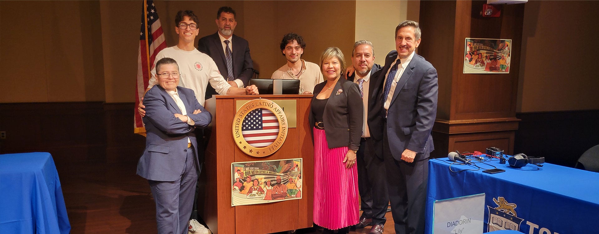 Plataforma de reconocimiento de liderazgo para los principales latinos de EE. UU.